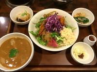 「一汁三菜そば950円、チャーシュー丼」@麺や 庄のの写真