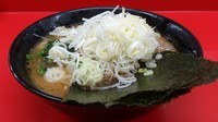 「ラーメン(麺硬め･味濃いめ)+【朝限定】ねぎ」@ラーメン杉田家の写真