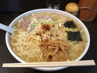 「焦がし塩ラーメン中盛り」@中華そば べんてんの写真