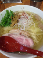 「香彩塩だし特製らーめん」@麺屋 翔 西新宿本店の写真