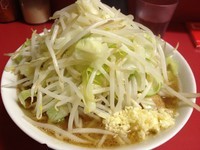 「小豚入り(ヤサイマシマシニンニク)」@ラーメン二郎 桜台駅前店の写真
