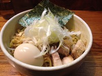 「裏特製汁なし醤油(中盛り)」@らーめん 破顔の写真