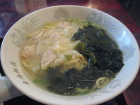 「D:ワンタン麺＋半チャーハンセット　850円」@東海飯店 三田店の写真