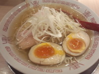 「冷やし煮干し蕎麦(750円)＋味玉(100円)」@麺や 七彩 東京駅の写真