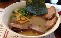 「チャーシューメン＋小ライス(700円＋100円･税別)」@からあげ・焼鳥・ラーメン チキン野郎の写真