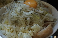 「まぜそば（野菜、ニンニク増し）＋ほぐし豚」@らーめん虎丸 川口店の写真