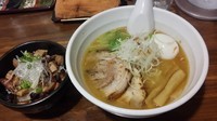 「焼きあご塩ラーメンセット+塩味玉」@らー麺とご飯のたかぎの写真
