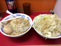 「味玉ラーメン小(700円)全増し野菜W」@モッコリ豚の写真