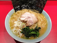 「醤油らーめん大盛(開店半年記念500円)」@花道家の写真