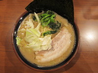 「豚骨醤油らあめん 並（かため）」@自家製麺 らあめん 寸八の写真