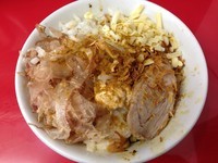 「カレー  汁なし 中 ￥900  玉ネギ  チーズ  アブラ」@びんびん豚の写真