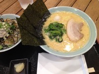 「醤油ラーメン＋マヨチャ丼」@横浜家系ラーメン 魂心家 イオンタウン千種店の写真
