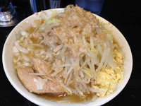「ラーメン、ニンニクアブラタマネギ700円」@らーめん虎丸 川口店の写真