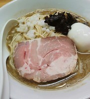 「特濃煮干ソバS　780円　味玉＋和え玉　100円＋150円」@煮干中華ソバ イチカワの写真