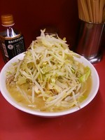 「小豚野菜ニンニク」@ラーメン二郎 ひばりヶ丘駅前店の写真
