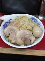 「味玉ラーメン大800円＋小豚200円ニンニクカラメアブラW」@モッコリ豚の写真