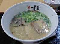「白丸とんこつ」@IPPUDO NOODLE EXPRESS 蓮田SA店の写真