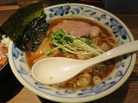 「魚薫ラーメン +肉ご飯」@麺部 しば盛の写真