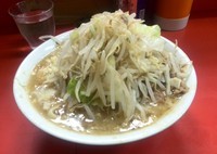 「小ラーメン 600円(麺少な目、ヤサイ・ニンニク・カラメ)」@ラーメン二郎 三田本店の写真
