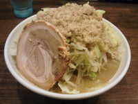 「爆麺中750円全マシ」@爆麺亭 所沢店の写真