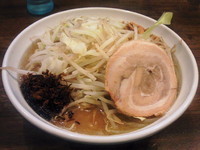 「焦がし醤油中850円」@爆麺亭 所沢店の写真