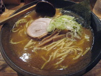 「醤油らーめん(大盛り)　７６０円」@つけ麺屋 両国ごんろく 水道橋店の写真