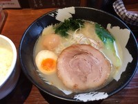 「久々（こくまろ）＋味玉（1周年感謝価格￥600＋￥100）」@こくまろ鶏らーめん 久久の写真