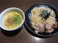 「鶏出汁味噌カレーつけ麺（８００円）」@麺や 虎徹の写真