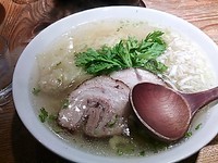「本丸塩ラーメン大盛り」@横濱元町 本丸亭 横浜店の写真