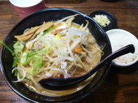 「辛味噌（野菜増し・にんにく増し・ライス）　７９０円」@麺処 花田 池袋店の写真