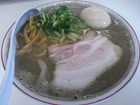 「濃厚煮干し中華そば　（大盛り）　＋味玉：サービス券」@津軽煮干し中華そば にぼにぼ食堂の写真