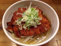 「炸肉麺チキンカツのせ」@蒼龍唐玉堂 大和店の写真