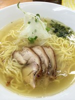 「¥680 塩鶏拉麺」@富白 御徒町本店の写真