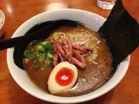 「星油とんこつ」@麺屋 共鳴りの写真