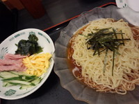 「トマト冷し麺（大盛クーポン）510円」@日高屋 神田南口店の写真