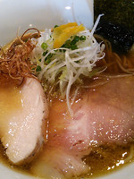 「虎徹そば（醤油 細麺ストレート）￥７３０」@麺や 虎徹の写真