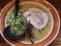 「博多ラーメン固め＋替え玉バリカタ」@たつ屋の写真