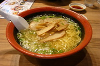 「塩ラーメン」@函館麺厨房あじさい 新千歳空港店の写真