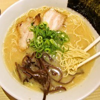 「ラーメン　680円（替玉１回無料）」@博多長浜ラーメン フクフクの写真