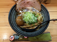 「しょうゆらーめん＋煮たまご」@極麺 青二犀の写真