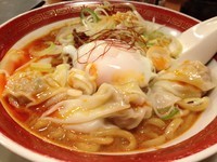 「雲呑入り汁なし坦々麺 885円」@広州市場 西新宿店の写真