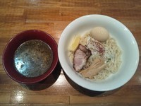 「黒味噌魚介つけ麺(ハーフサイズ)(あつもり)」@黒味噌らーめん 初代けいすけ 品川店の写真