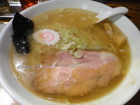 「【期間限定】白中華そば魚介味・大盛り」@上州地鶏ラーメン 翔鶴の写真