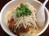 「汁なし麻辣刀削麺（700円）」@刀削麺荘 唐家 秋葉原店の写真