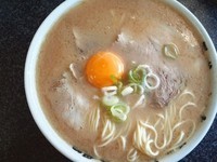 「生卵入りラーメン」@いちげん。の写真