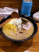 「味噌ラーメン大盛770円   バター、コーン各100円」@くいしん坊の写真