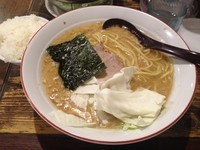 「学生ラーメン+半ライス(クーポン)」@吉笑らーめん 東伏見店の写真