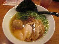 「特製香味鶏だし醤油らーめん」@三代目麺処 「まるは」極 船橋店の写真