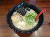 「博多ラーメン+半熟煮玉子」@博多ラーメン 本丸亭 東海通店の写真