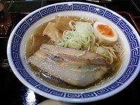 「醤油煮干720円＋冷酒」@やましょう中華蕎麦の写真